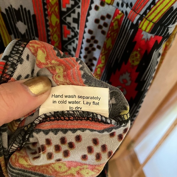 Cute multicolored patterned dress. Pockets!! EUC - Picture 10 of 14